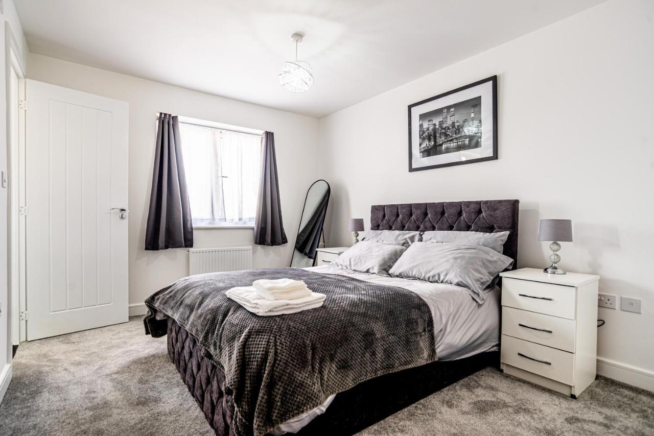 The Lake - A Stunning 2 Bedroom House, Only 17Mins To Central London!!! Greenhithe Exterior photo